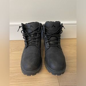 McKinley winter Boot Sz 8